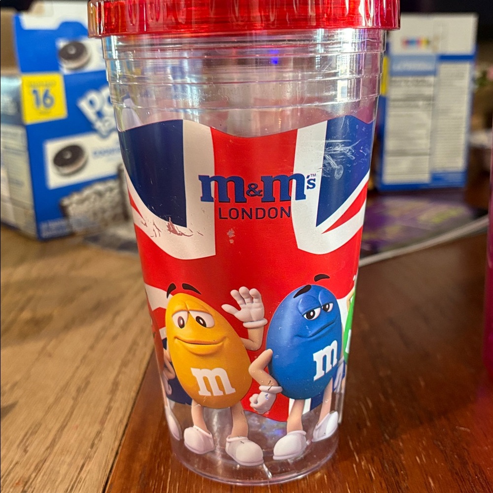 M&M'S London Tumbler with Red Lid and Characters